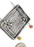 Capture a vintage vibe with this unique 2-hole focal slider bead. Featuring a sunny yellow enamel finish and a romantic floral design, it is elegantly framed in antique silver metal. This large metal bead is designed to sit flat, making it an excellent connector for wide bracelets or chokers. Pair with gemstone beads or AB rhinestones to create sophisticated, light-catching jewelry. Perfect for beading, DIY gifts, and professional jewelry design.